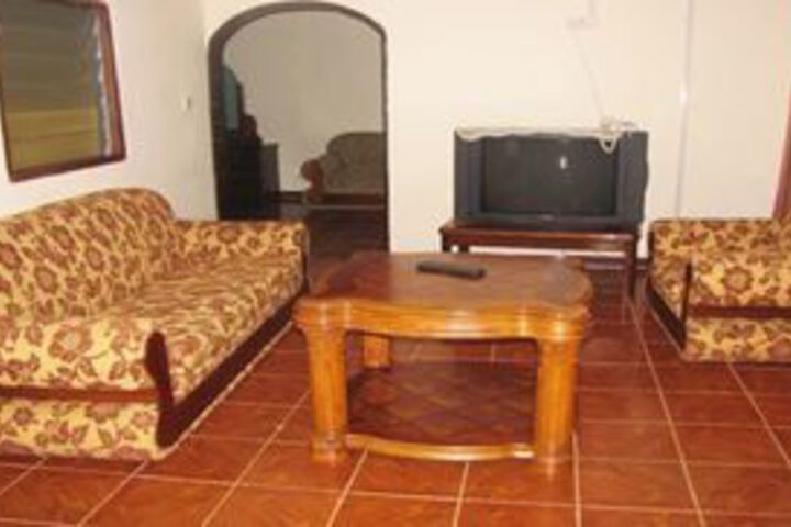 Room 14 of 16
