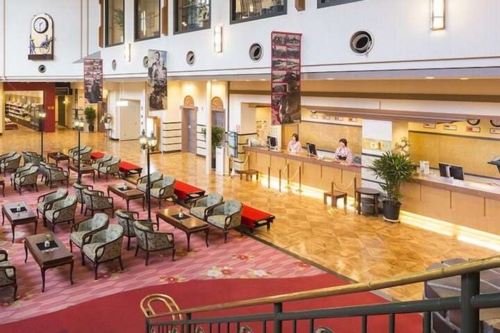 Entrance & Lobby