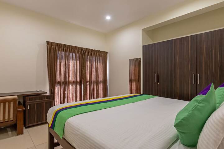 Room 9 of 30
