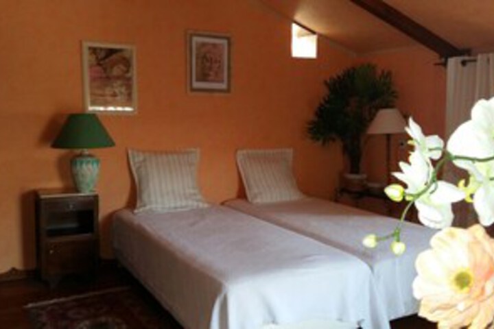 Room 10 of 15