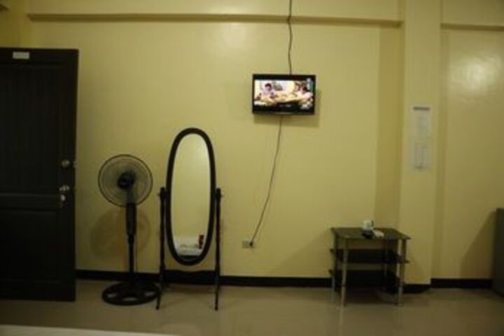 Room 12 of 25