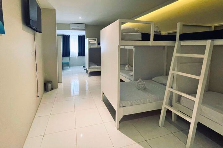 Room 38 of 188