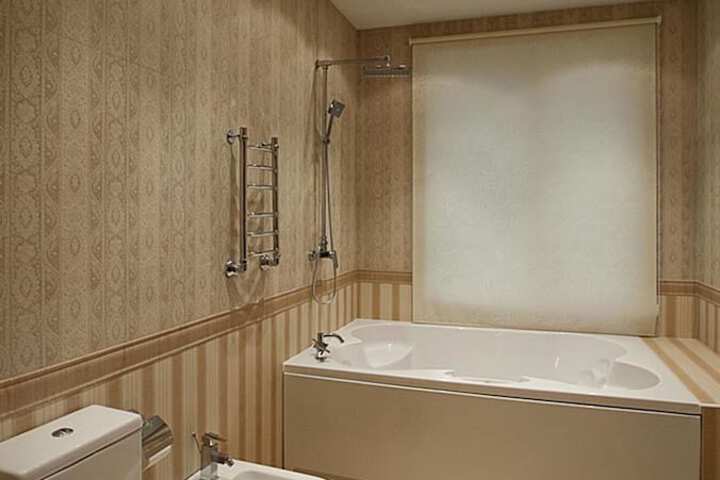 Room 48 of 61