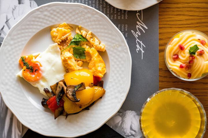 Breakfast/Coffee Service 100 of 107
