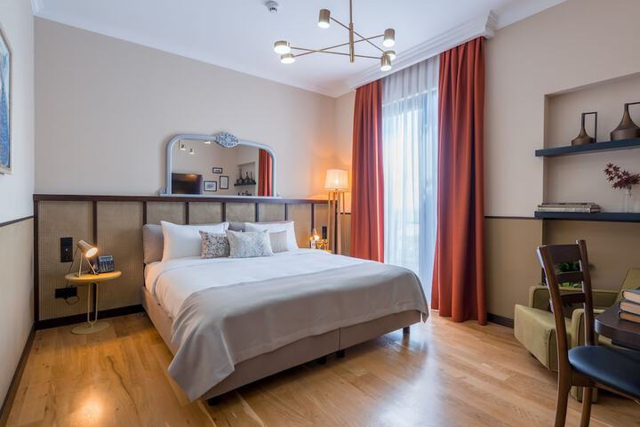 Room 15 of 51