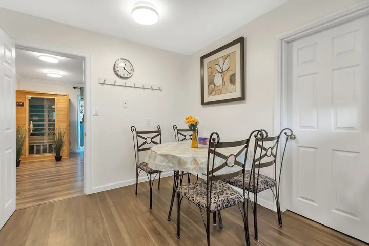 Photo of 3 bd Home Aberdeen Center Elevate Rooms