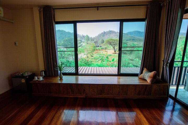 Room 17 of 36