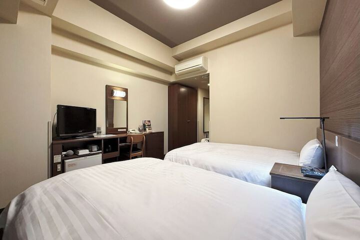 Room 10 of 53