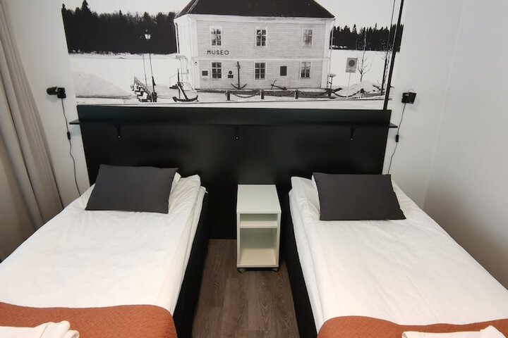 Room 14 of 32