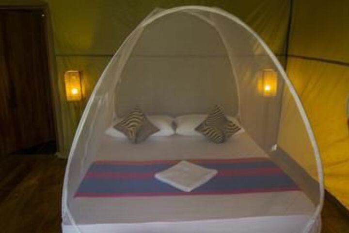 Room 4 of 7