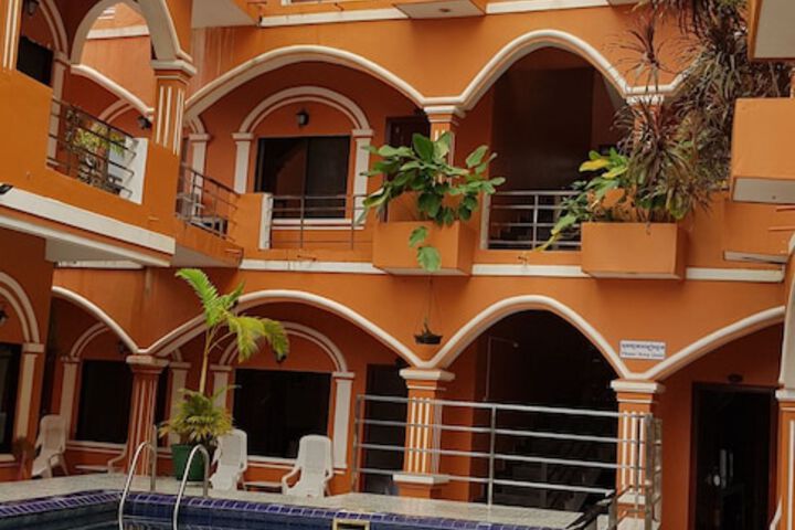 Pools & Facilities