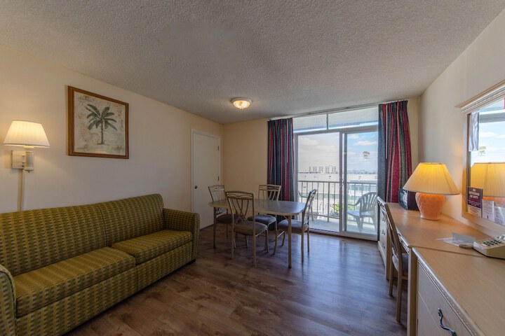 Room 18 of 27