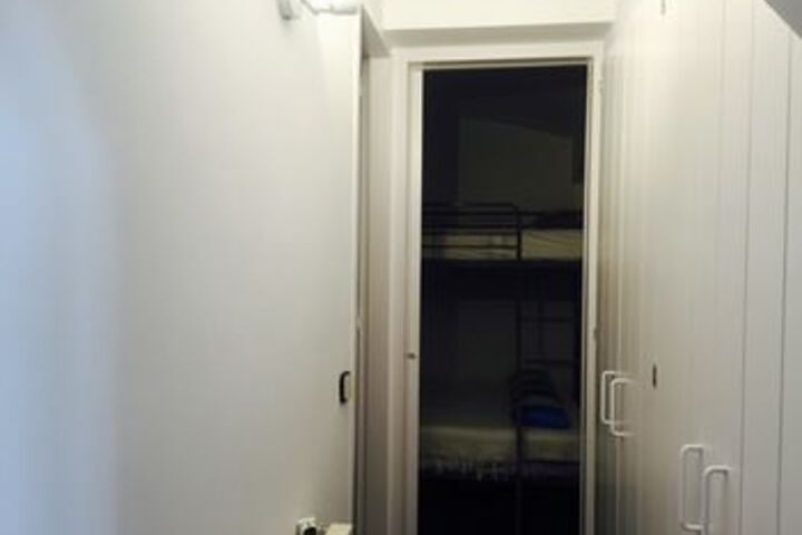 Room 143 of 309
