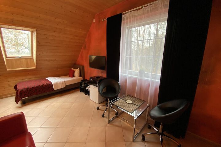 Room 10 of 39