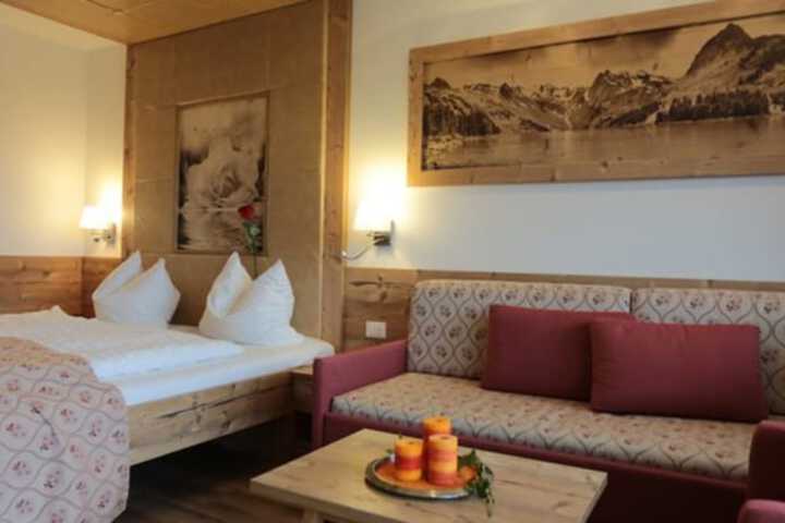 Room 2 of 39