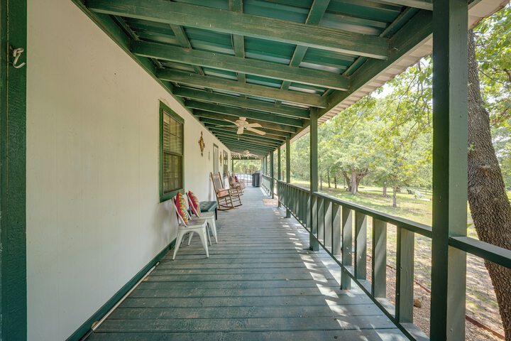 The Winehouse Rental in Muenster: Near Wineries!
