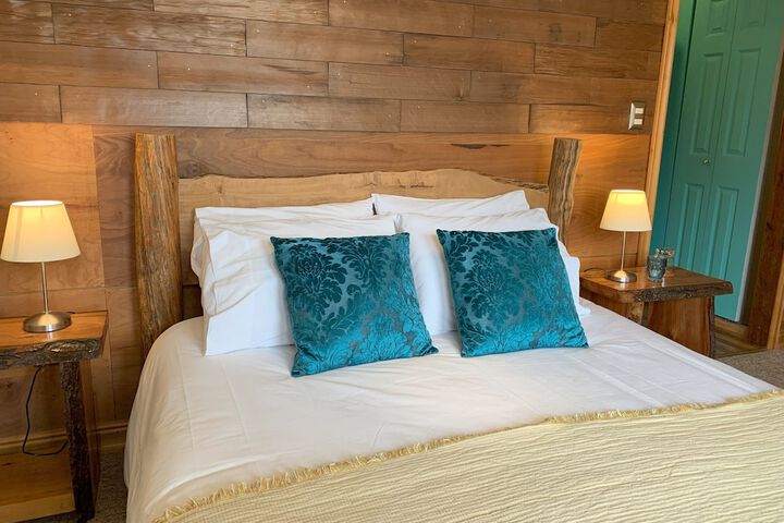 Room 4 of 10