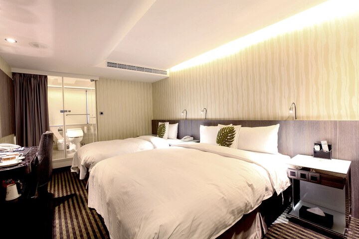 Room 7 of 26