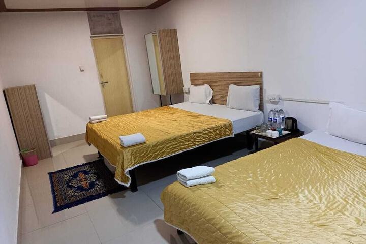 Room 3 of 20