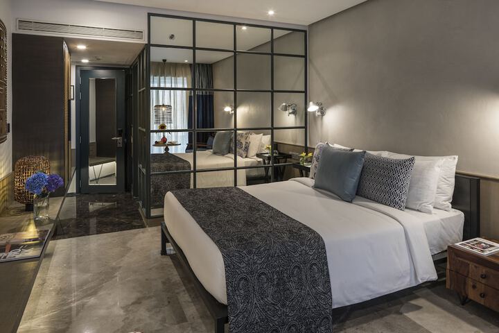 Room 14 of 60