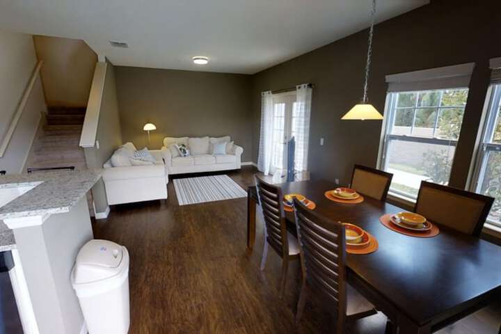 Room 9 of 18