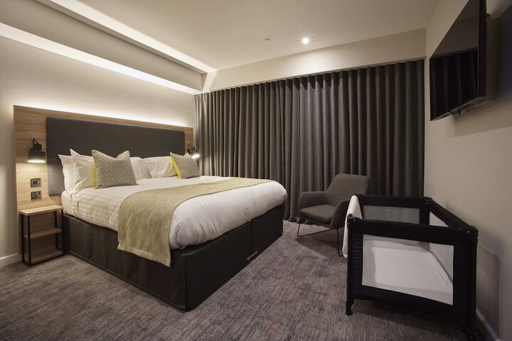 Room 17 of 44