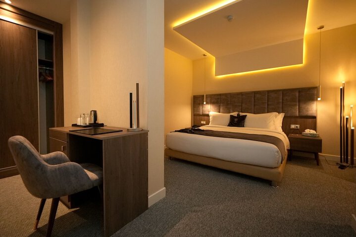 Room 4 of 31