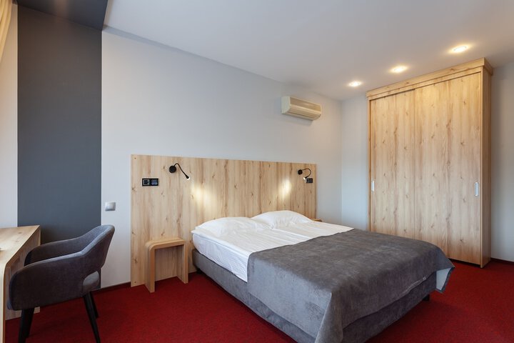 Room 18 of 54