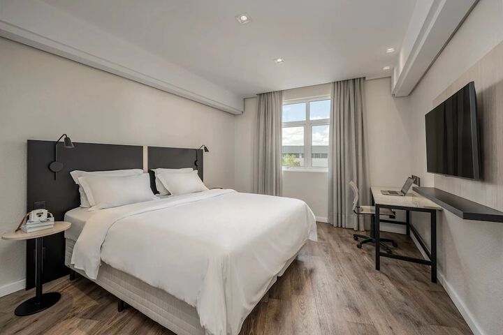Room 6 of 45