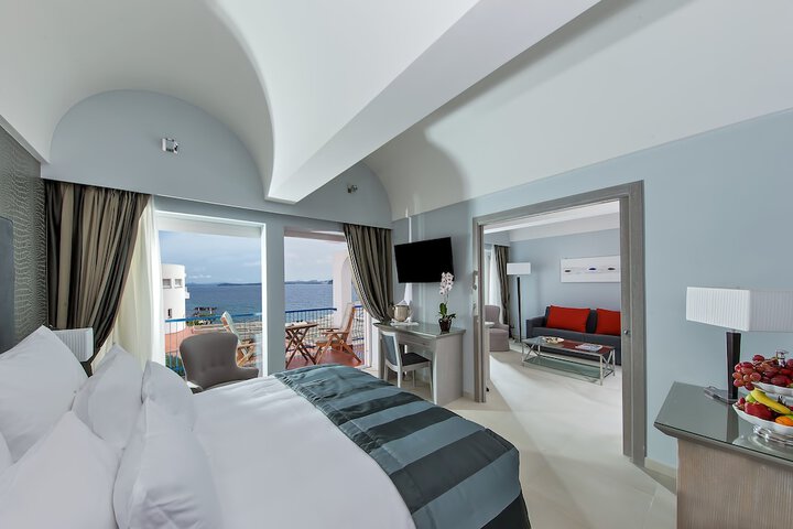 Room 27 of 125