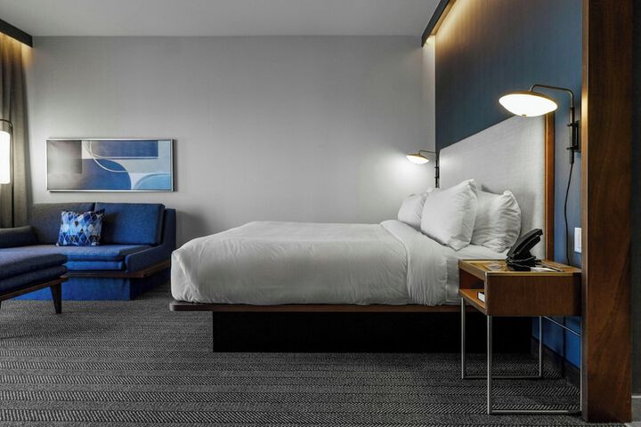 Room 9 of 43