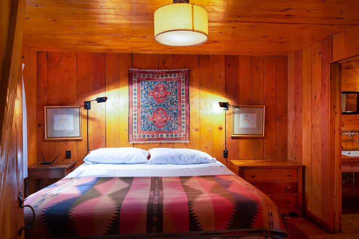 Room 28 of 211