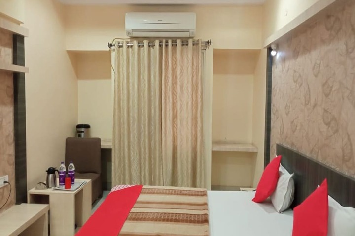 Room 10 of 27