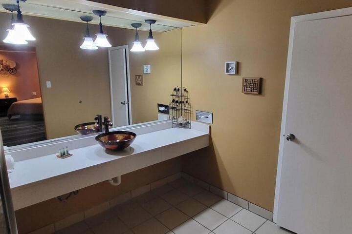 Room 11 of 284