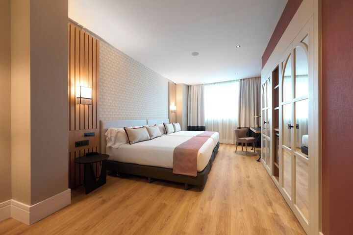 Room 53 of 116