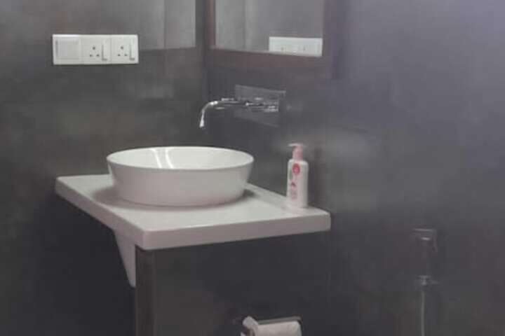 Room 14 of 32