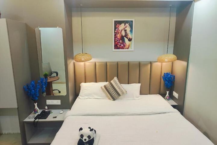 Room 5 of 34