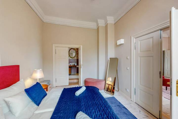 Room 10 of 60