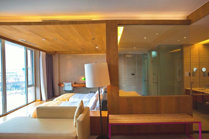 Room 20 of 63