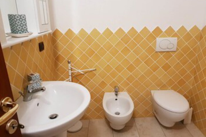Room 7 of 49