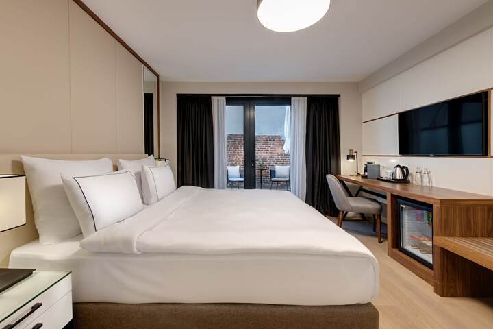 Room 6 of 50