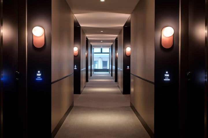 Ballroom/Hall 23 of 27