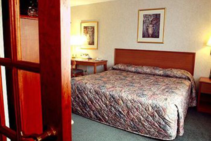 Clarion Inn
