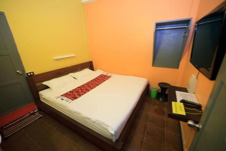 Room 4 of 52