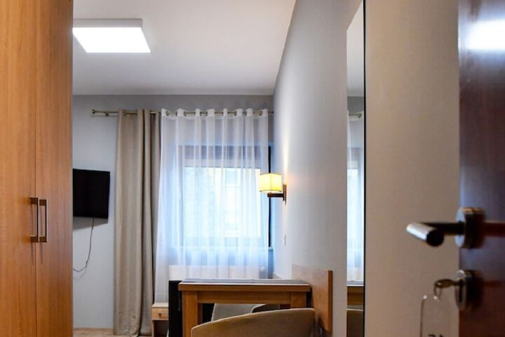 Room 16 of 41