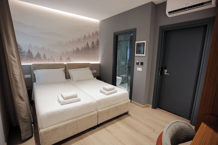 Room 58 of 198