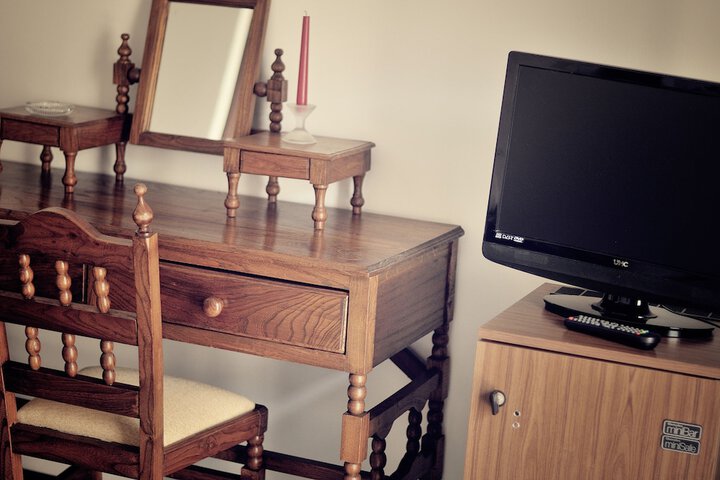 Room 25 of 49