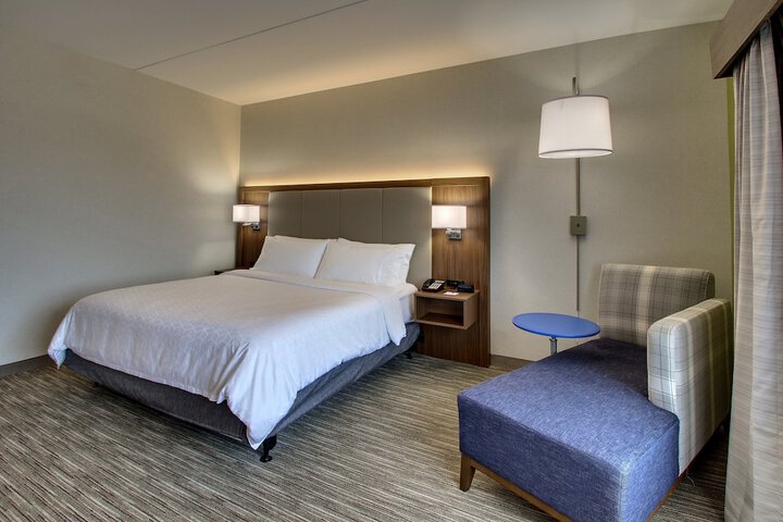 Standard | King Bed (5 of 30)
