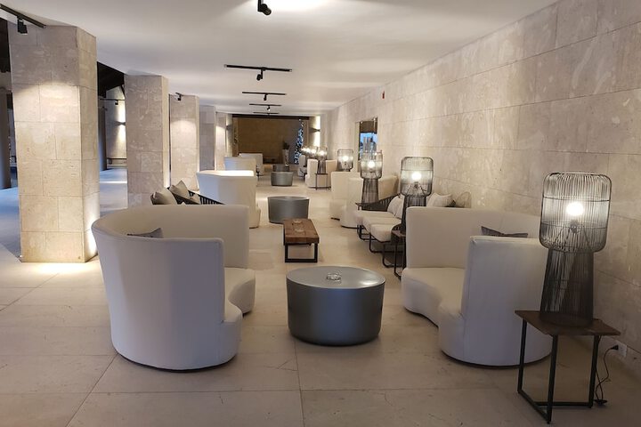 Hotel Interior 13 of 322
