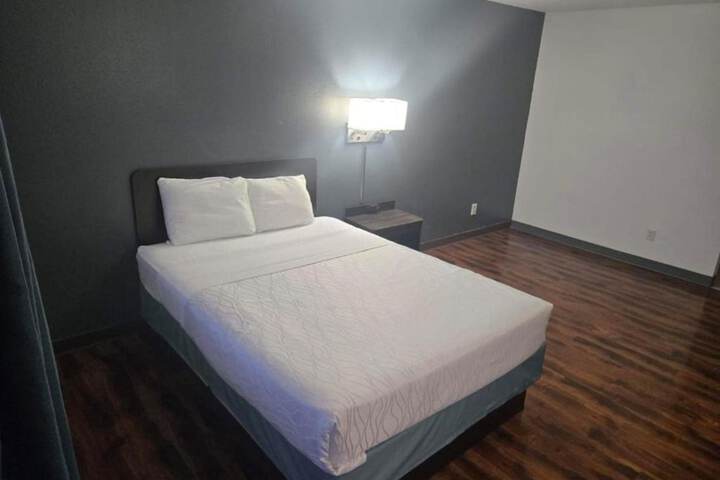 Room 46 of 108